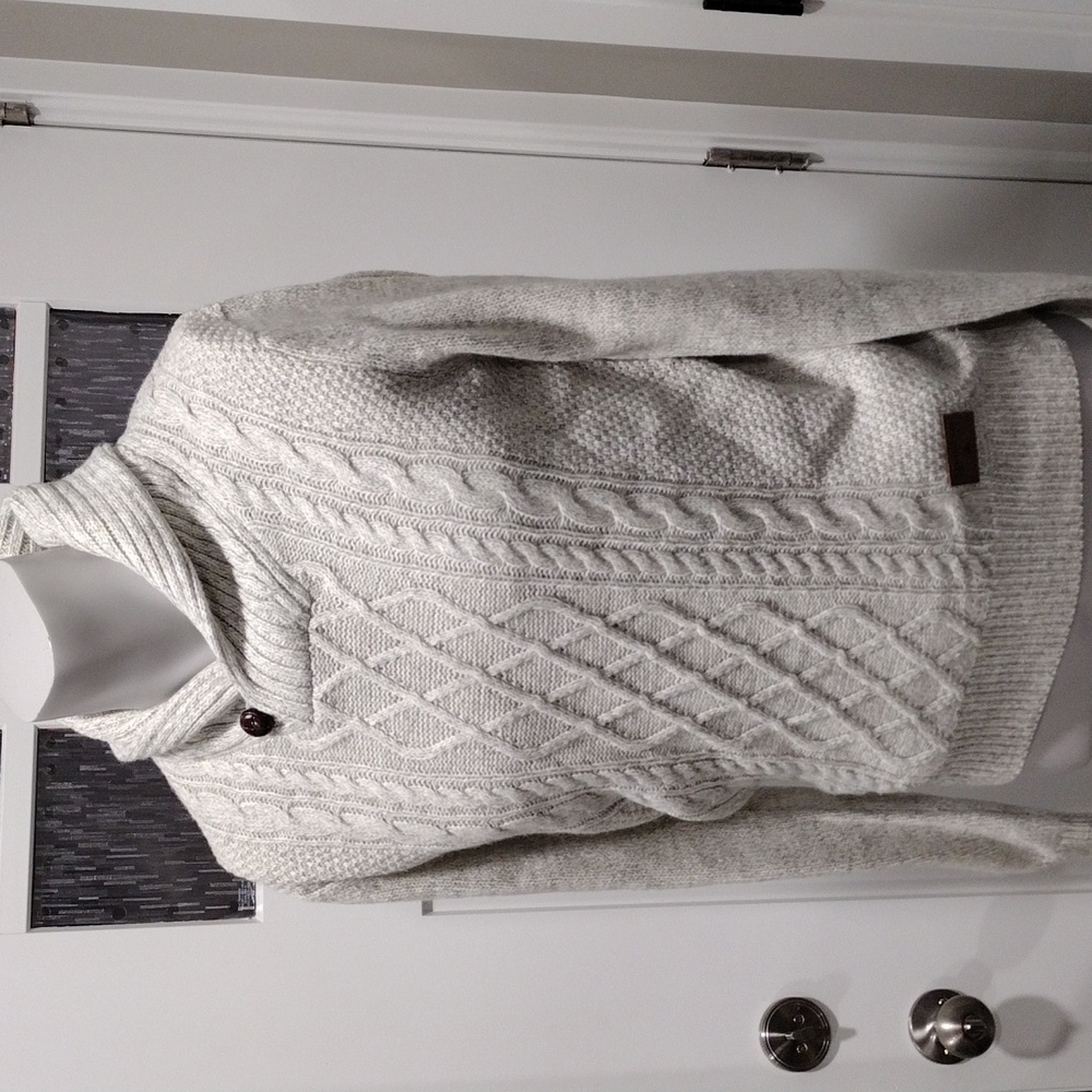Emerald Isle men's cowl neck light gray heather pullover sweater. NWOT. Small